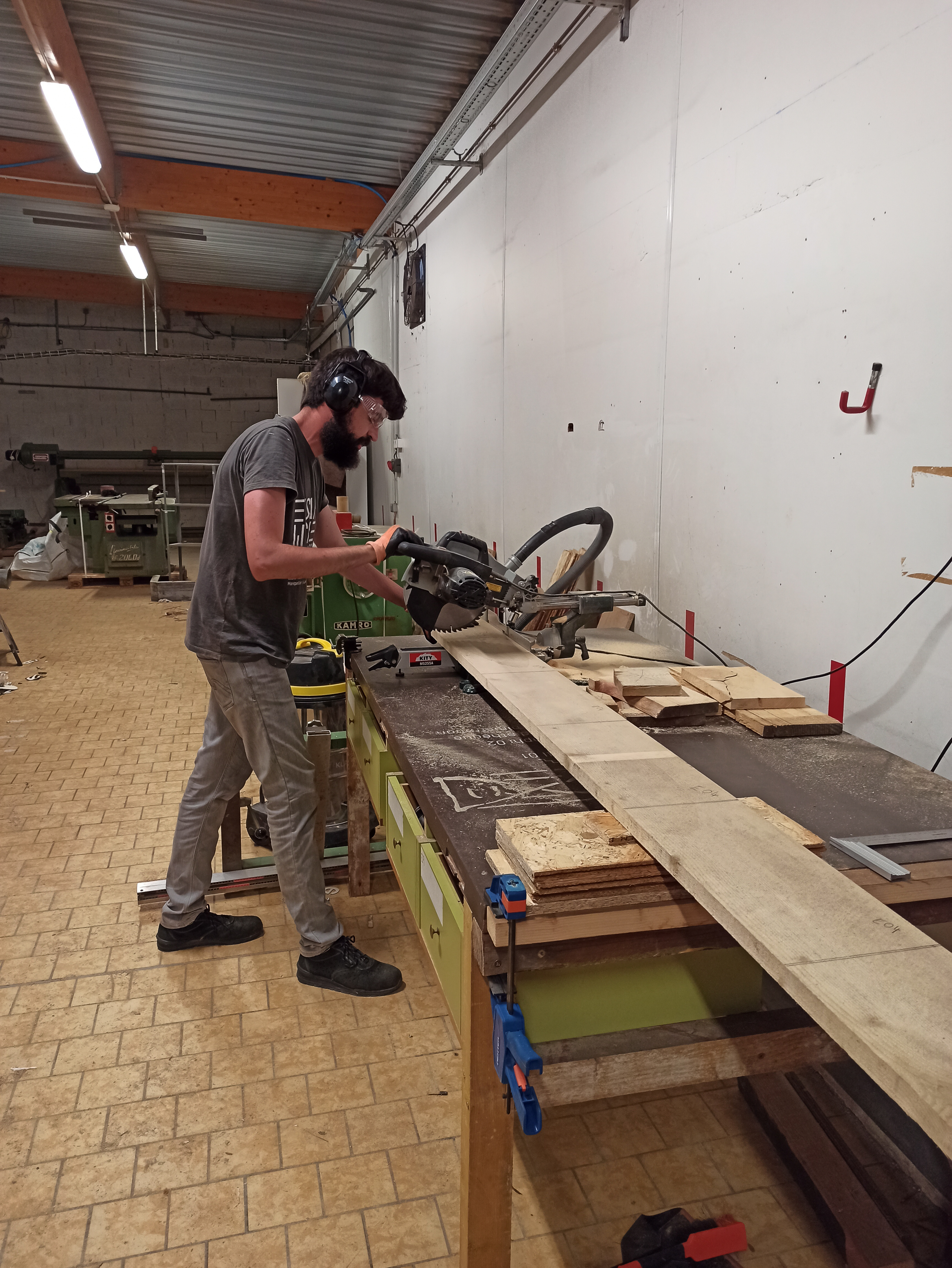 Photo débitage planche bois